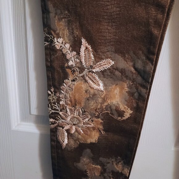 Chicos Pants, Womens, 1R, Flowers on front of Legs, High Waist, NWOT - Picture 3 of 9